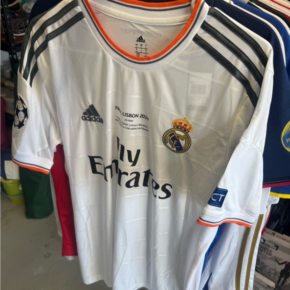 Retro and 2025 Jerseys!! - Picture 13 of 16